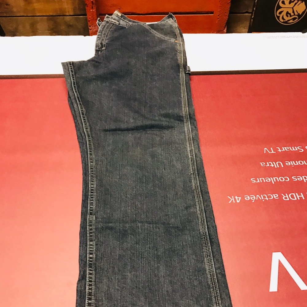 Lee relaxed fit